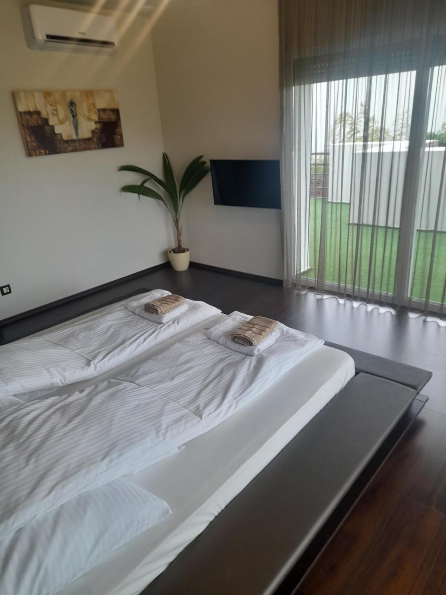 Private Family Villa 布道尔斯 外观 照片